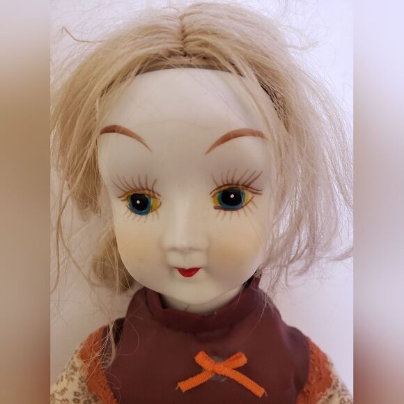 Porcelain Doll - Picture 3 of 7